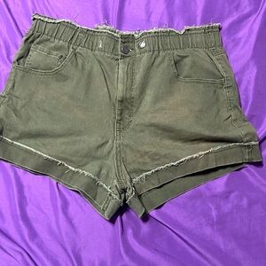Shorts Color green